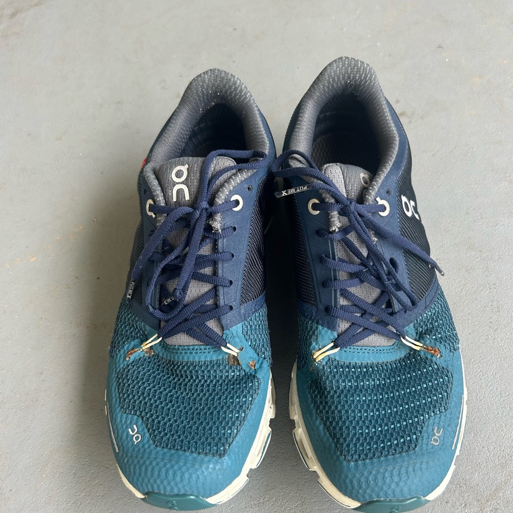 ON Cloud Cloudtec Running Shoes